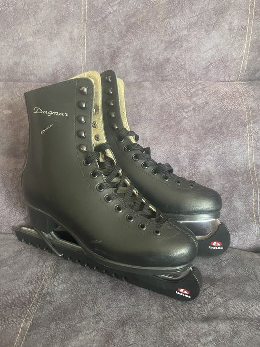 Продам фигурные коньки