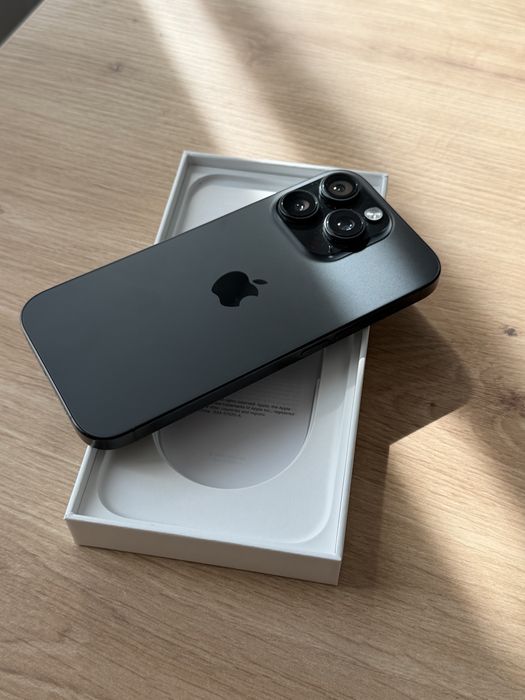 APPLE Iphone 16 PRO ! Отлично стстояние !