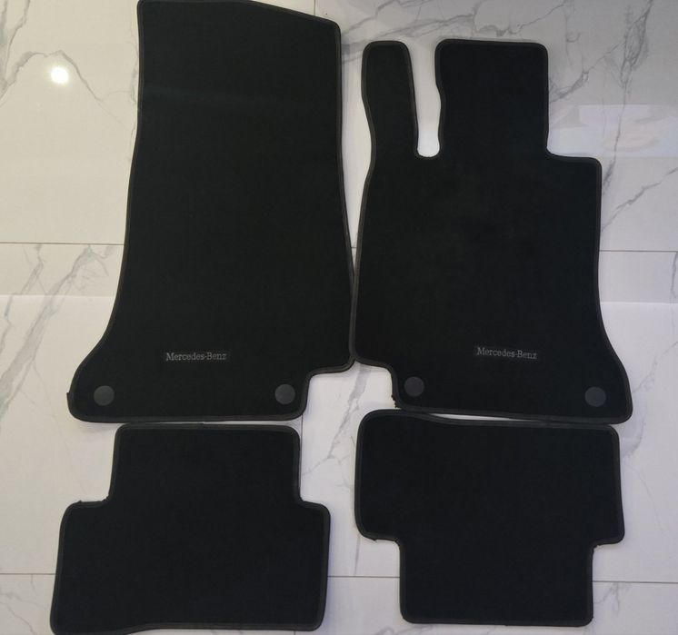 Оригинални  стелки за мерцедес Ц- класа 2017г