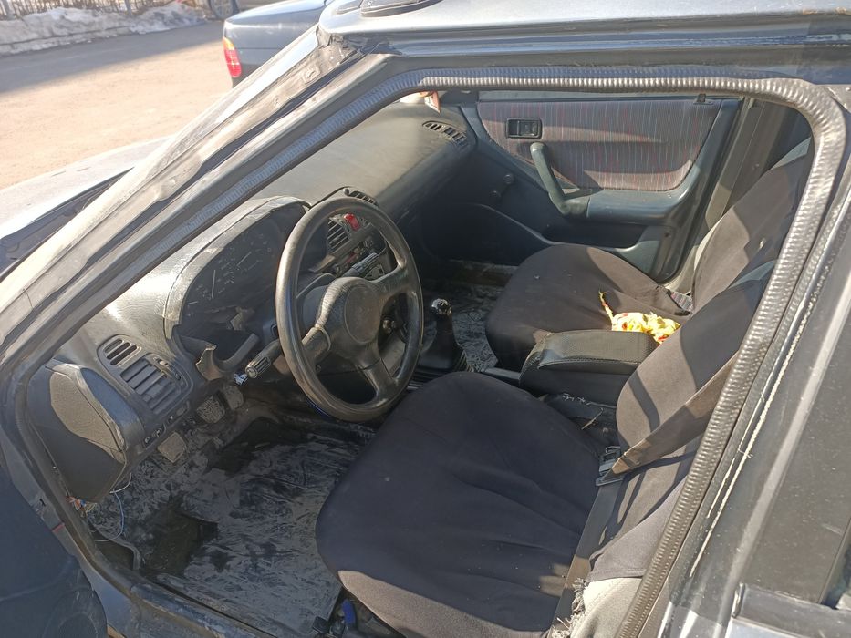 Продам Мазду 323