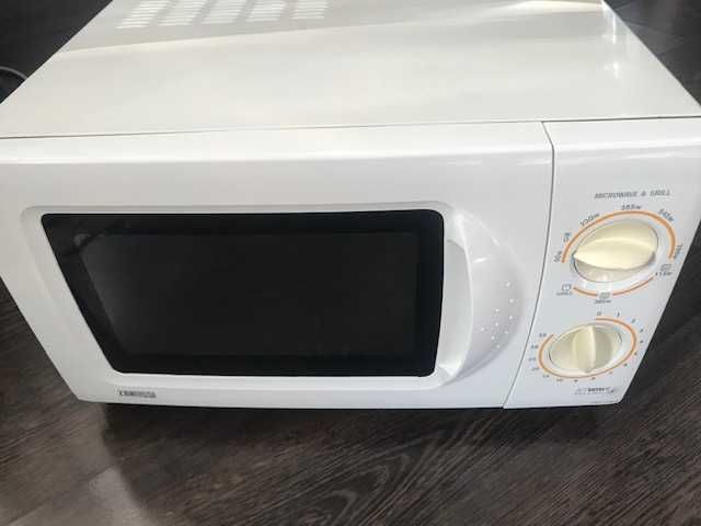 cuptor cu microunnde Zanussi