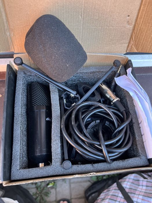 Продам настольный проводной микрофон