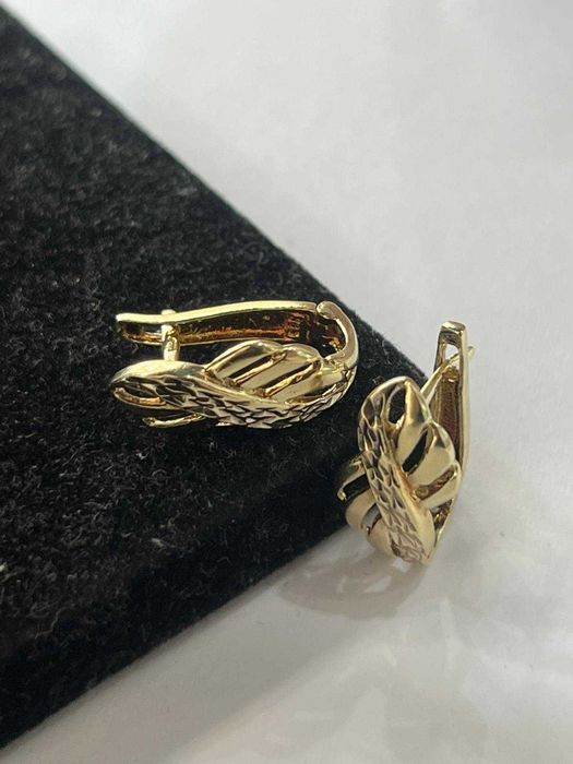 (Ag44 B5773) Cercei 14K 3.51g