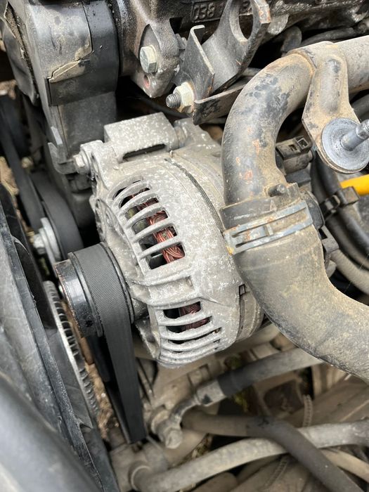 Alternator Volkswagen Passat 1.9 TDI 2002 cod motor AVB