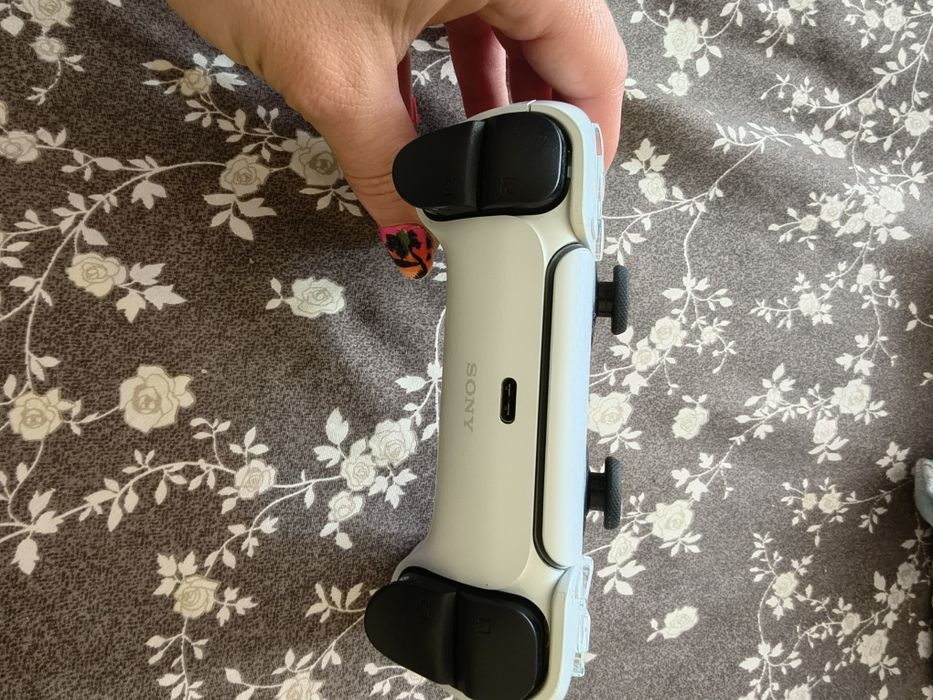 Джойстик за ps5 бял