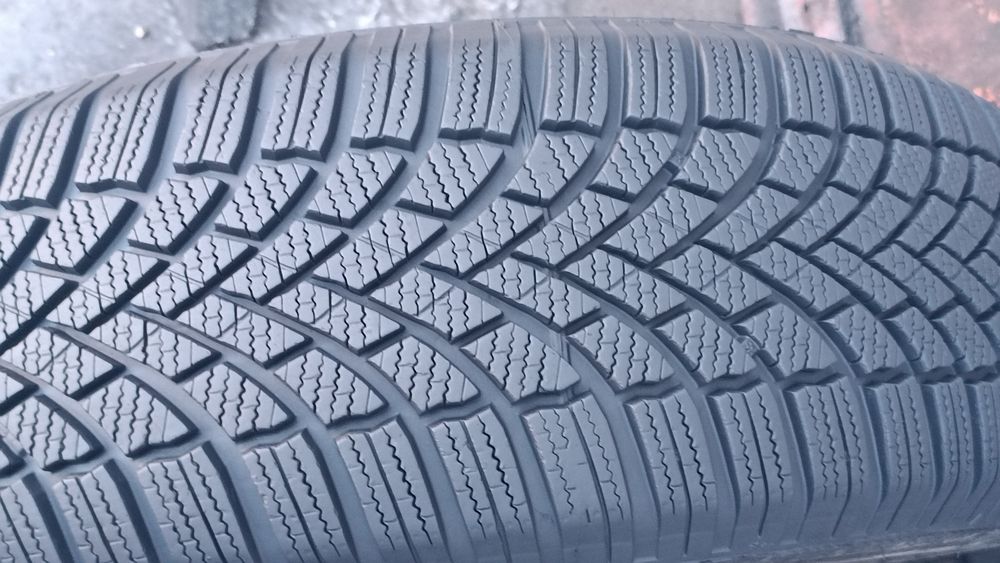 225/65/17 Bridgestone Дот 2923