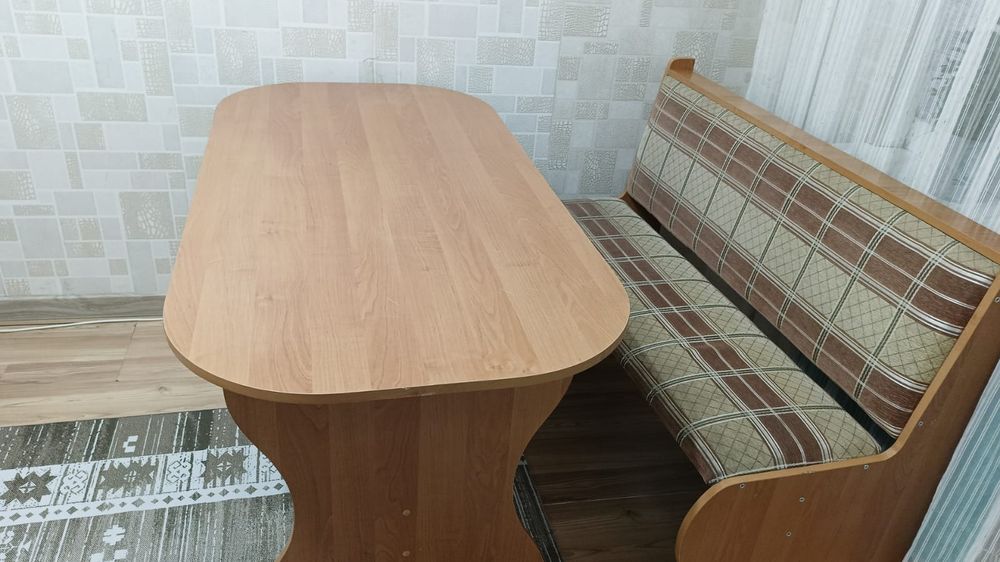 Кухонный стол и стул