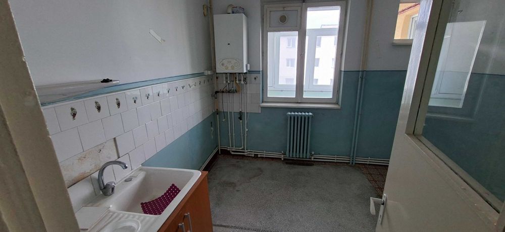 Apartament 3 camere, et. 3, zona Orion, Piatra Neamt
