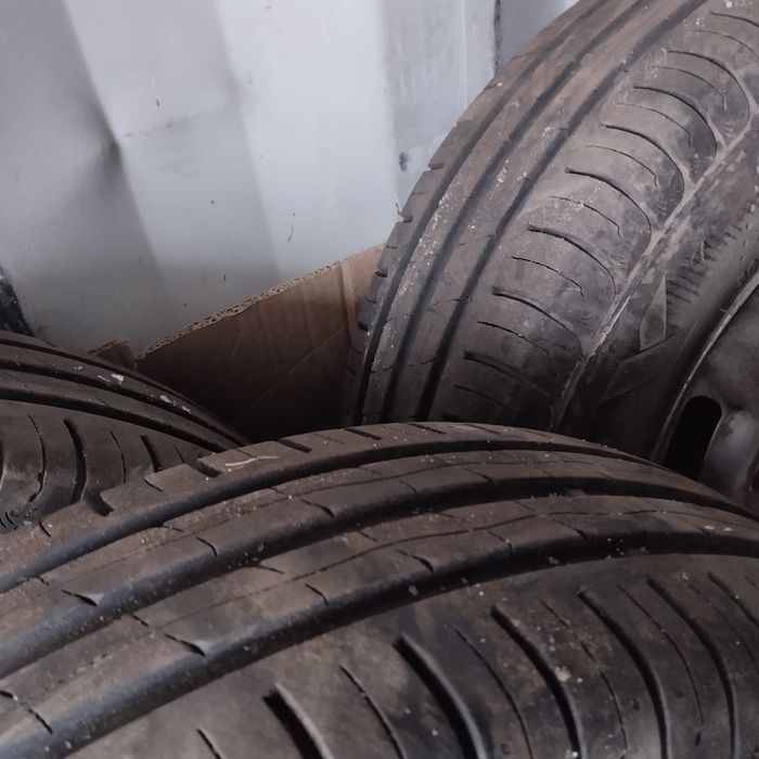 Продам комплект колес 175/70R13