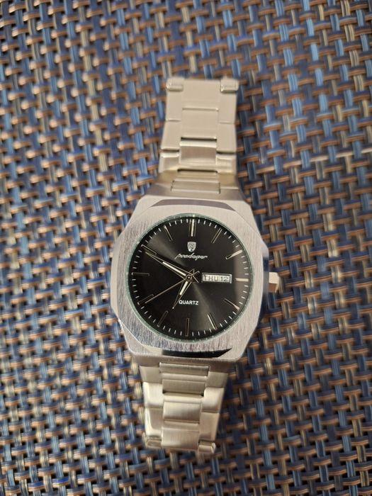 Часовник Poedagar нов