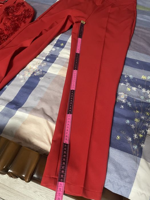 Costum dama nou cu eticheta