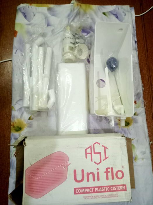 Бак для туалета навесной, Новый.