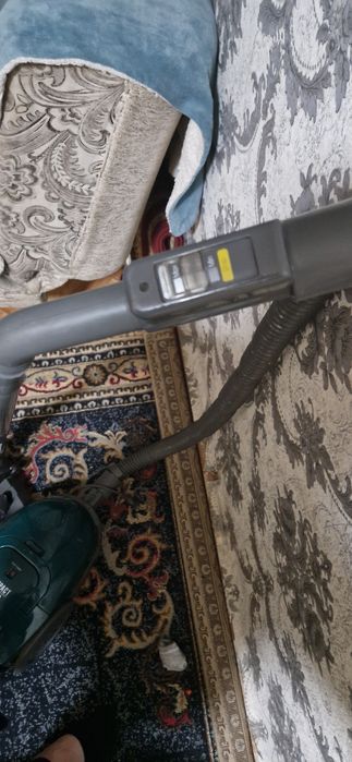 Пылесос продам срочно