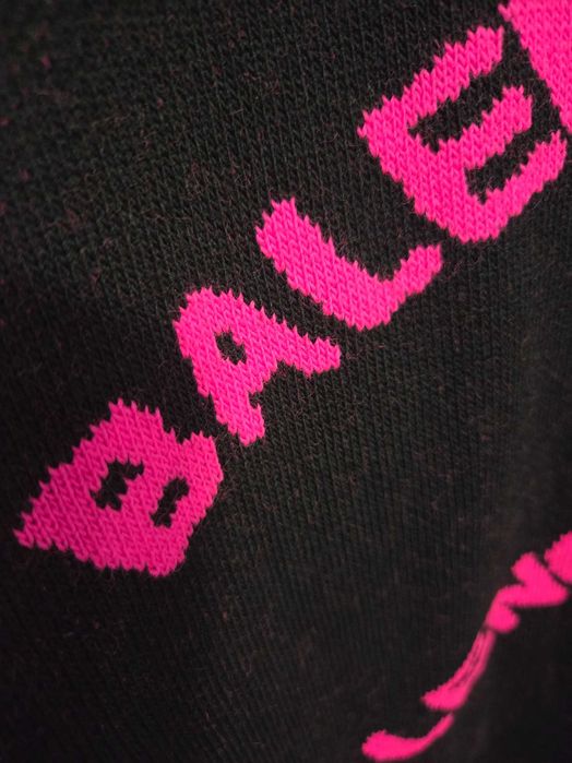 Balenciaga пуловер.Нов