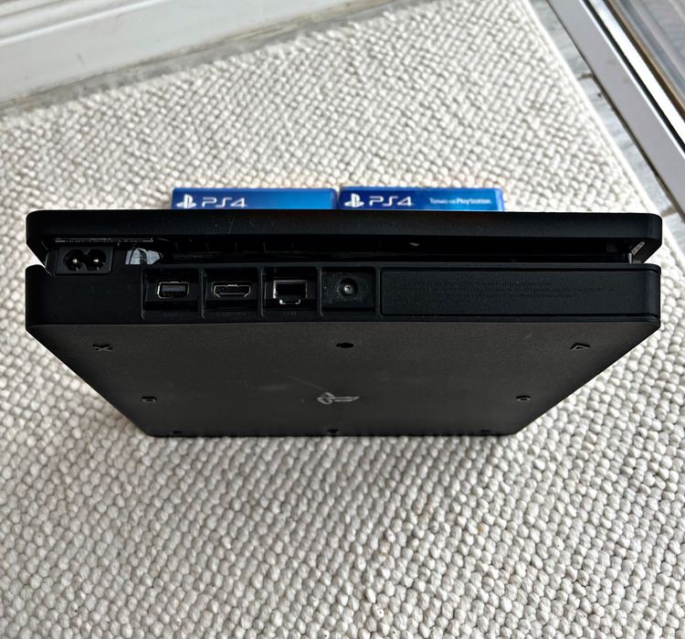 PlayStation 4 Slim  2дисками