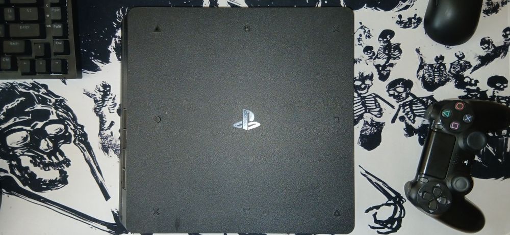 Playstation 4 slim