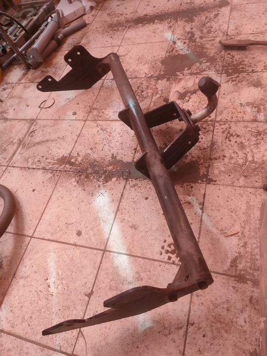 Фаркоп хайлюкс 2021