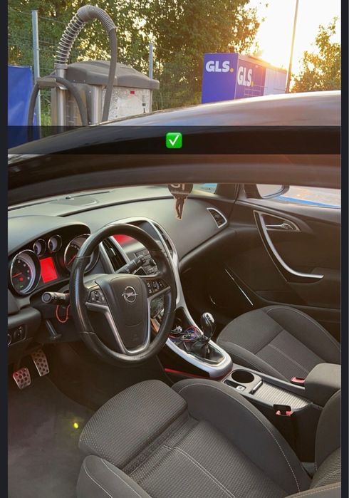 Opel Astra J GTC 2012  1.6T 180cp