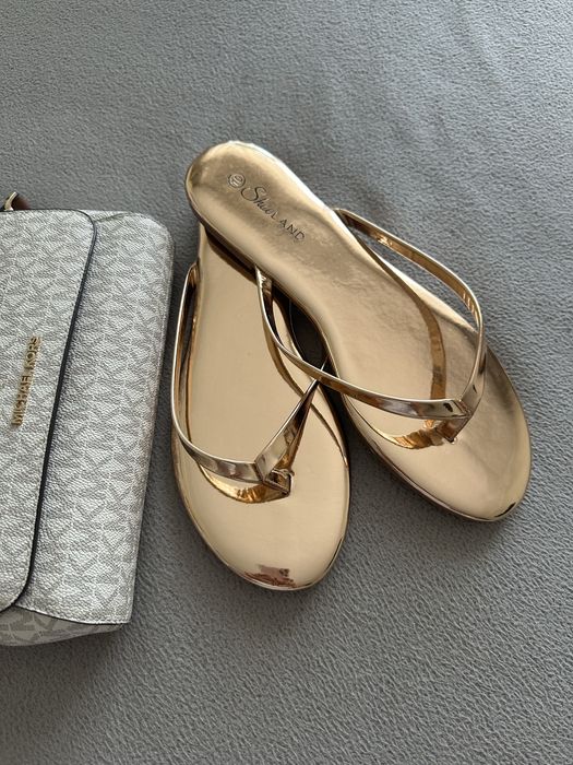 Вьетнамки, шлёпанцы, балетки