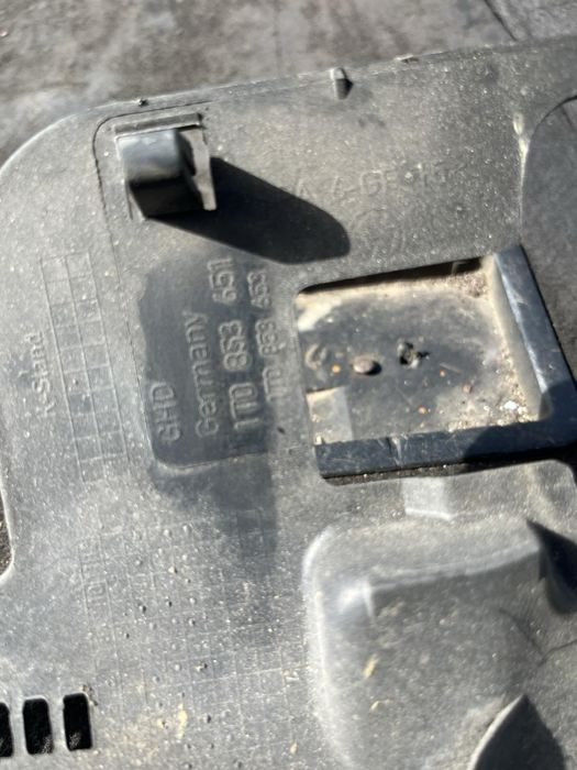 Решетка за Vw Touran t1 2005г оригинална 1t0853651 много добро състо