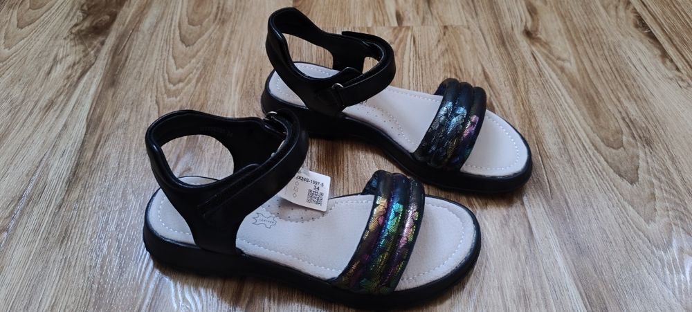 Новые босоножки Taccardi с кожаной стелькой, р.34