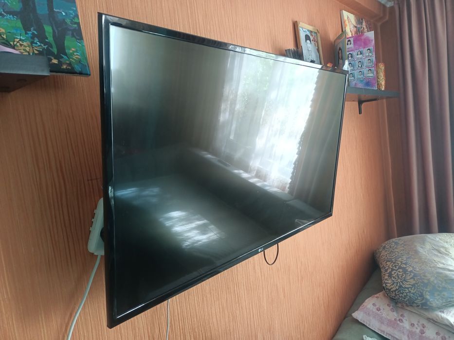 Продам телевизор