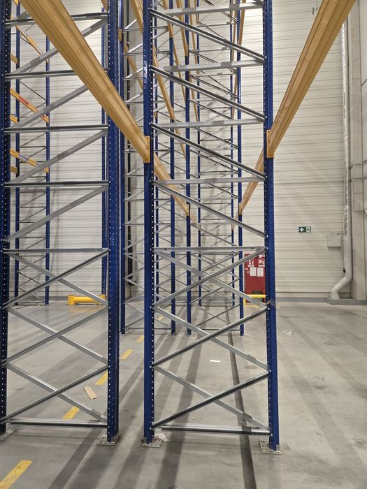 Rafturi Industriale Paleți GERMANIA – Transport & Montaj / Rame 2m-13.5m / Traverse 2.7m-5.7m