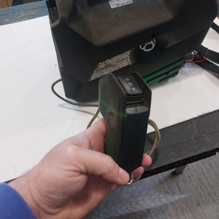 Акумулаторна хидравлична помпа Klauke AHP700L