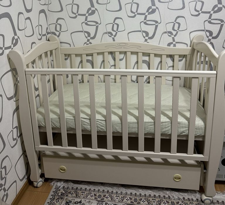 Срочно продам манеж в отличном состоянии