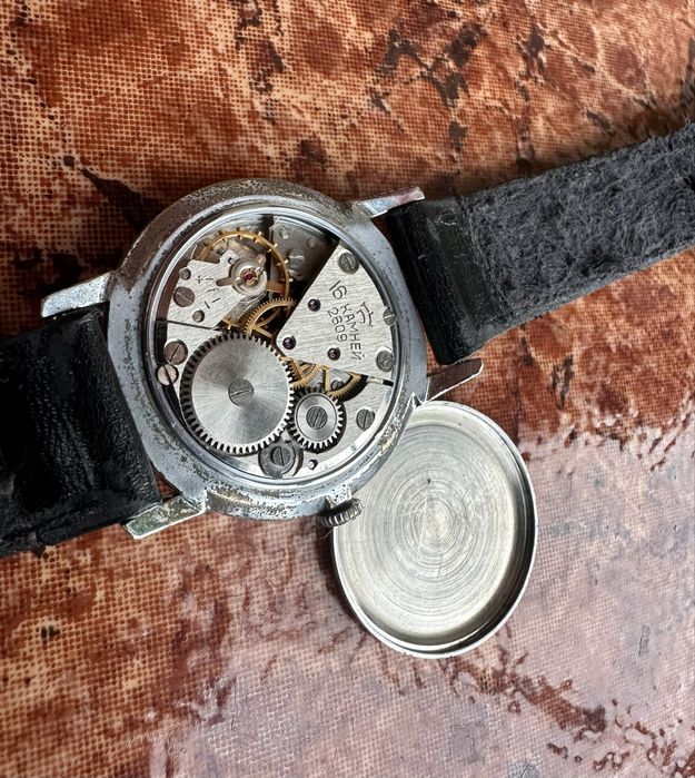 Сьветски механичен рьчен часовник Ракета 80 години