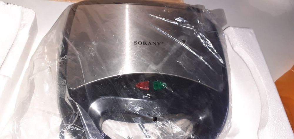 Электро вафельница ,грильница .