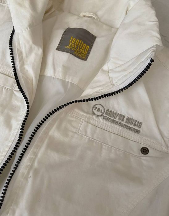 Продам ветровку новую