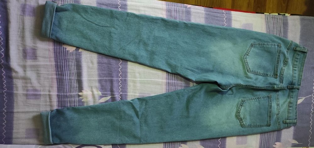 Чисто нови дамски дънки