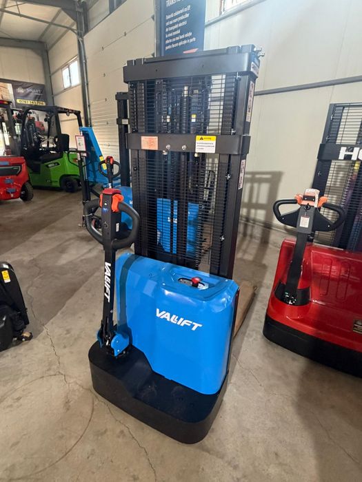 Transpaleta cu catarg Liza Electrica 1500 kg Oferta