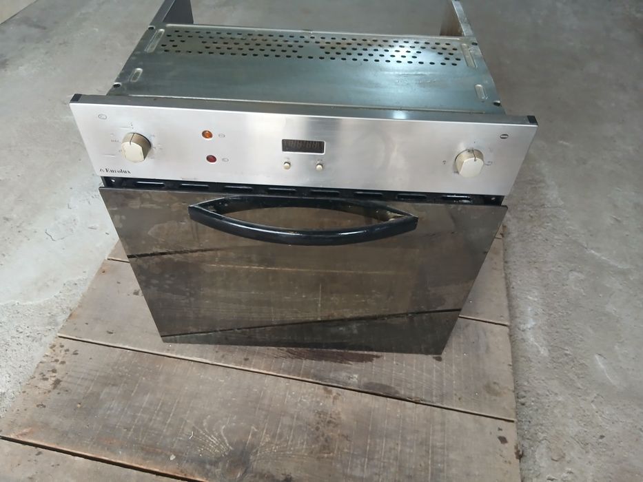 Фурна за вграждане Electrolux