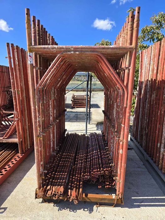 Скари за нареждане на скеле ,стойки