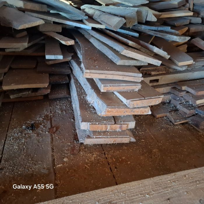 Vând cherestea Nuc,Cireș