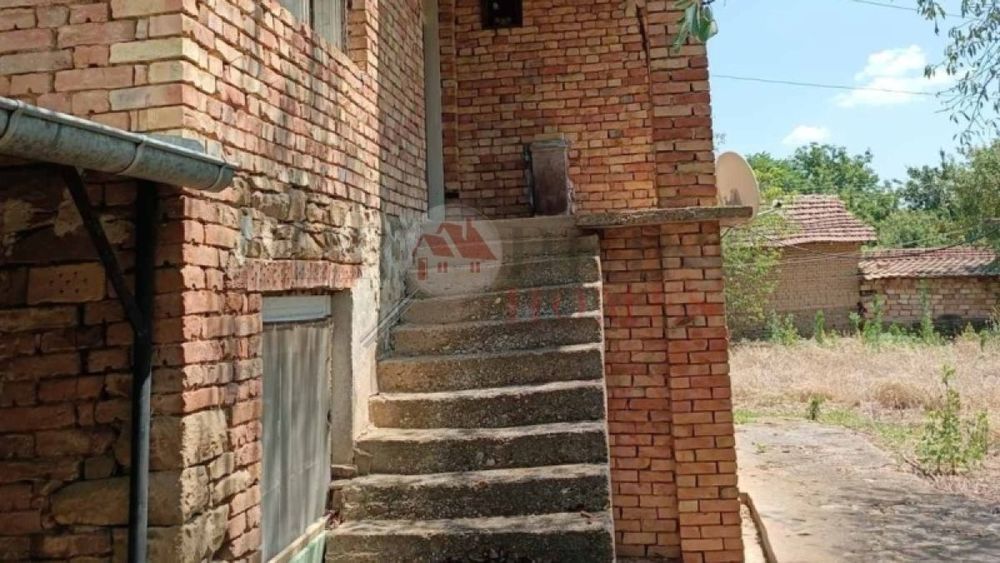Продажба Къща гр. Павликени - с. Лесичери 80m²