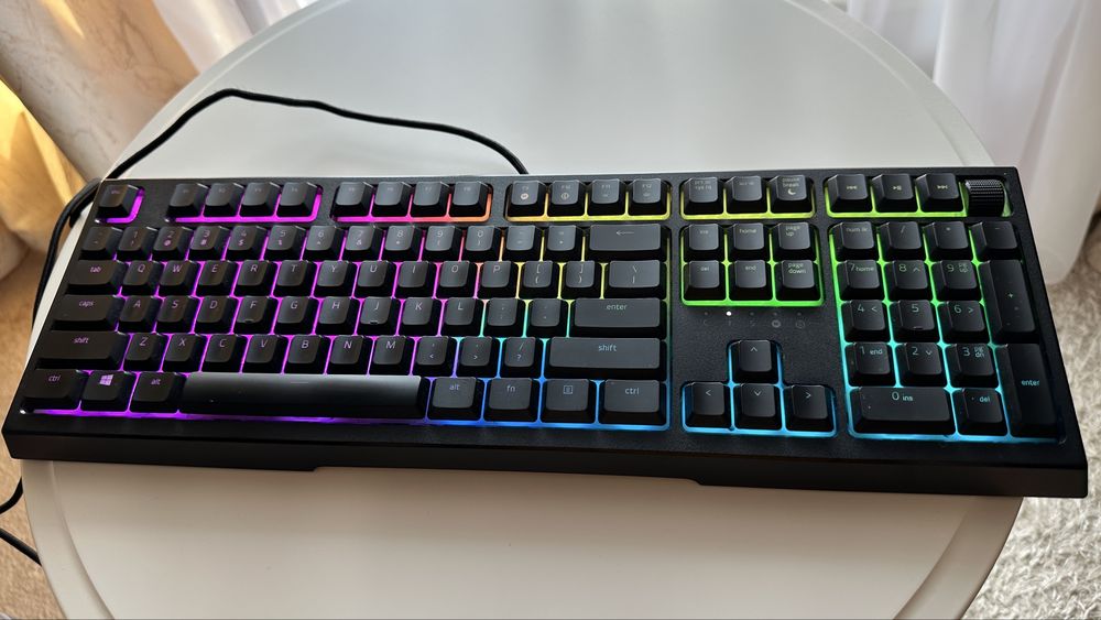 Tastatura gaming RGB Razer Ornata V2