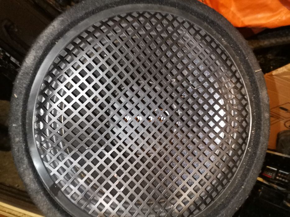 Boxă bass auto 100w perfect funcțională, adusă din Germania,tun de bas
