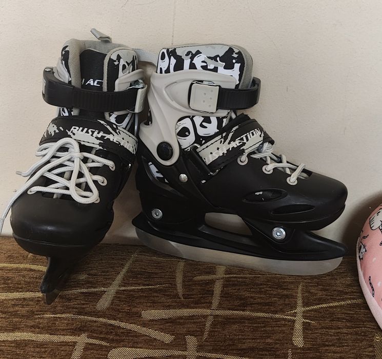 Продам коньки детские