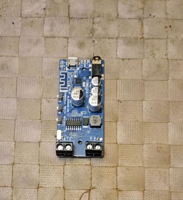 Vând echipamente Bluetooth Audio