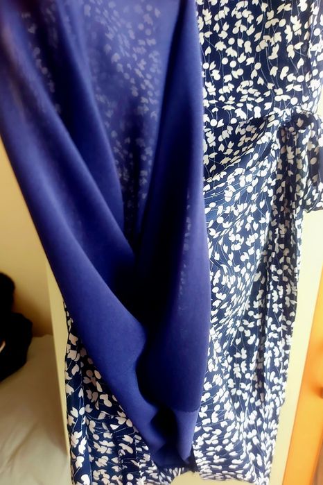 Нова рокля  с цип отзад,поплата леко асиметрича отпред