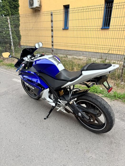 Yamaha yzf R125.