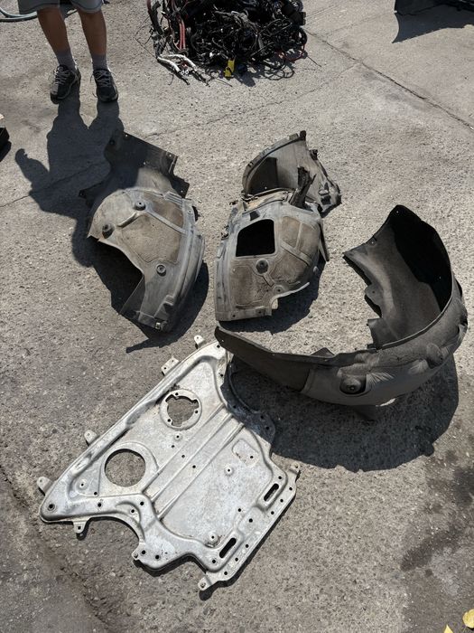 Scut lateral bmw g11 carenaj roata bmw g11 scut metalic g11
