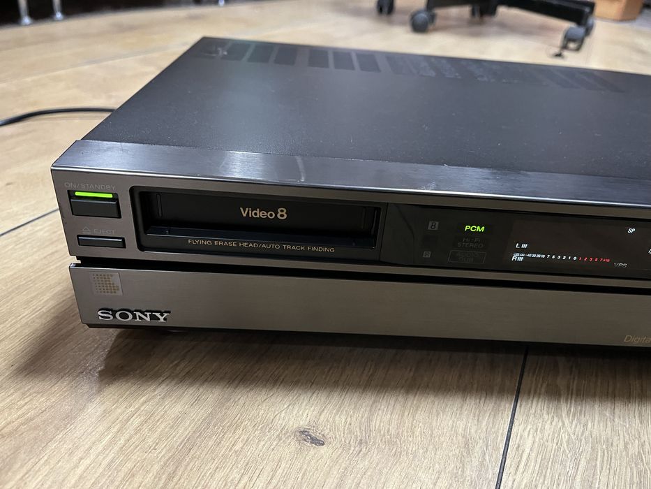 Sony EV-S550E • caseta Hi8 / Video8 Master Deck