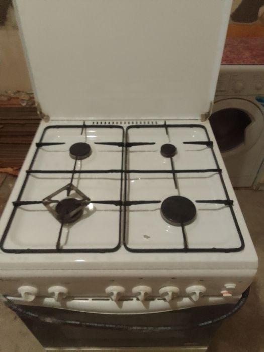 Продам газ плиту  не дорого