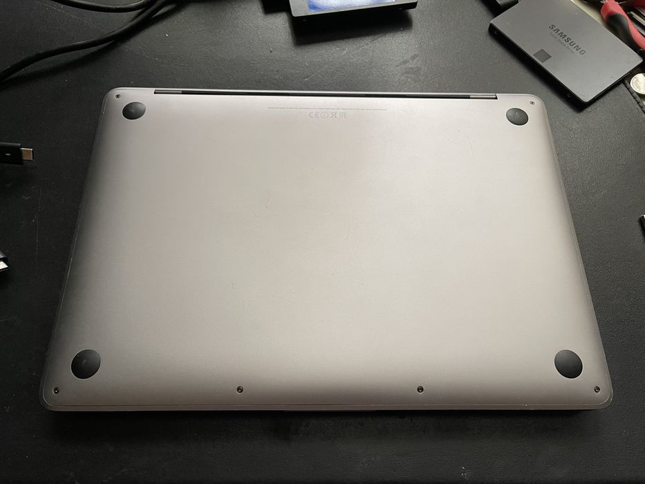 Laptop Apple Macbook Pro 17 2017 A1708 I5-7360U 8GB RAM SSD 256GB Intel UHD Graphics MacOS Sequoia DEFECT( Backlight Display defect,  SSD defect)