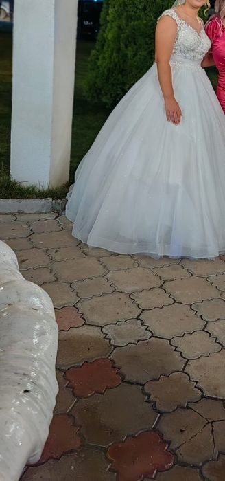 Vând rochie de mireasa marimea 48