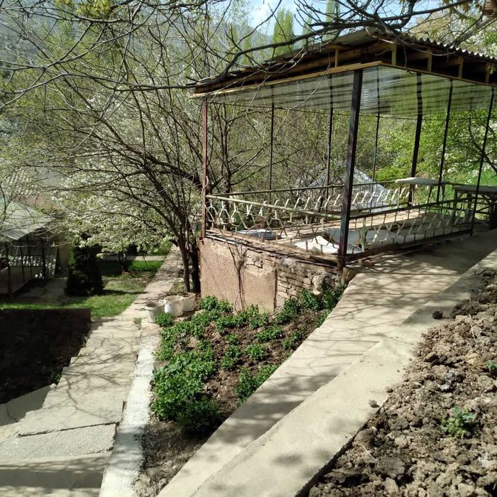 Продается дача 8+30 сот  в горах Хумсан